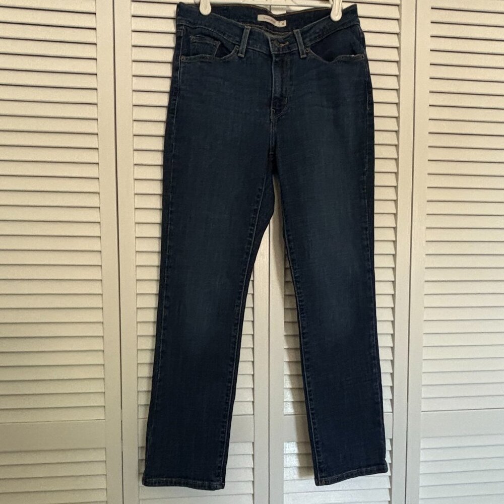 Levi's red tag Classic Straight dark blue jeans, Size 4 SHORT (Sale ends 9/1/25)